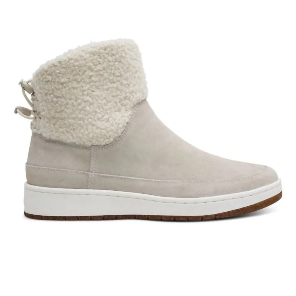 Aetrex Cream Winter Ankle Boots